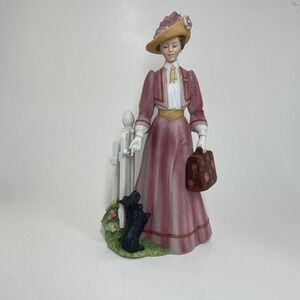 RARE 1983 Mrs. Albee Award Figurine Avon Top Rep Porcelain